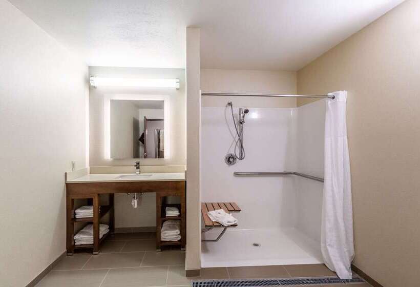 هتل Comfort Suites