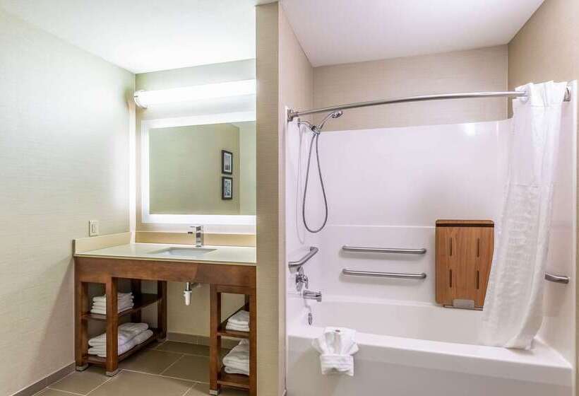 هتل Comfort Suites