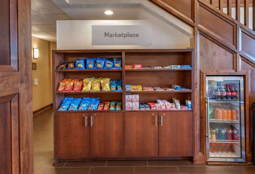 ホテル Comfort Suites Linn County Fairground And Expo