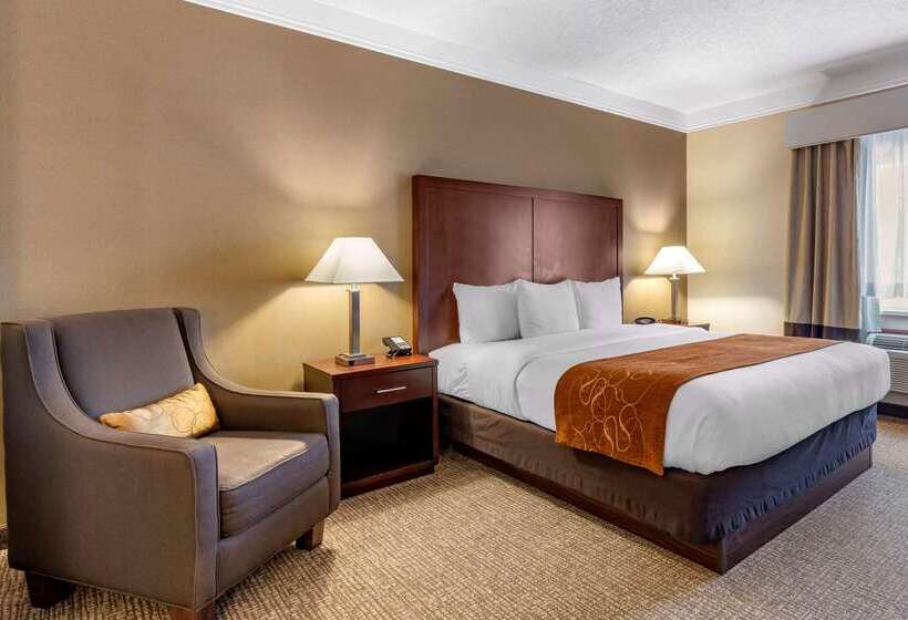 ホテル Comfort Suites Linn County Fairground And Expo
