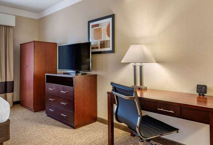 ホテル Comfort Suites Linn County Fairground And Expo