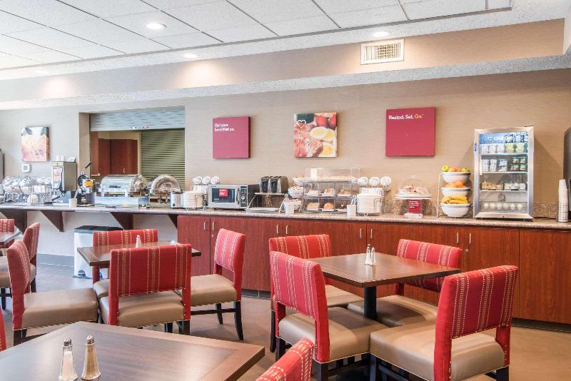 ホテル Comfort Suites Linn County Fairground And Expo