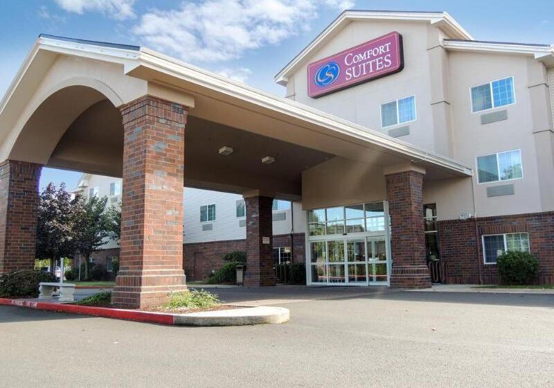 ホテル Comfort Suites Linn County Fairground And Expo