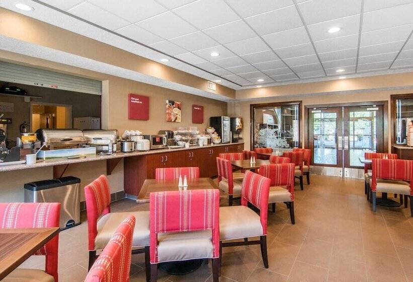 ホテル Comfort Suites Linn County Fairground And Expo