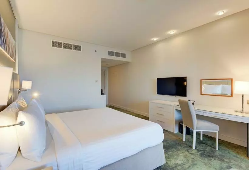 هتل Millennium Lakeview