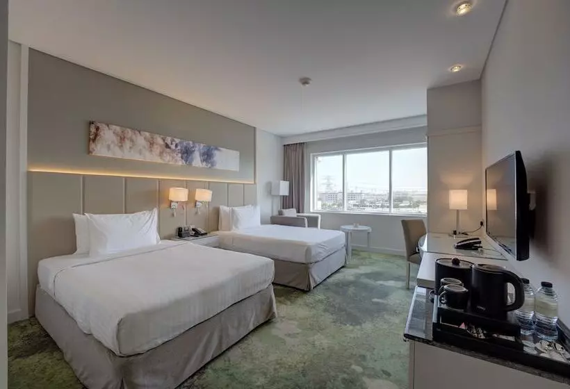 هتل Millennium Lakeview