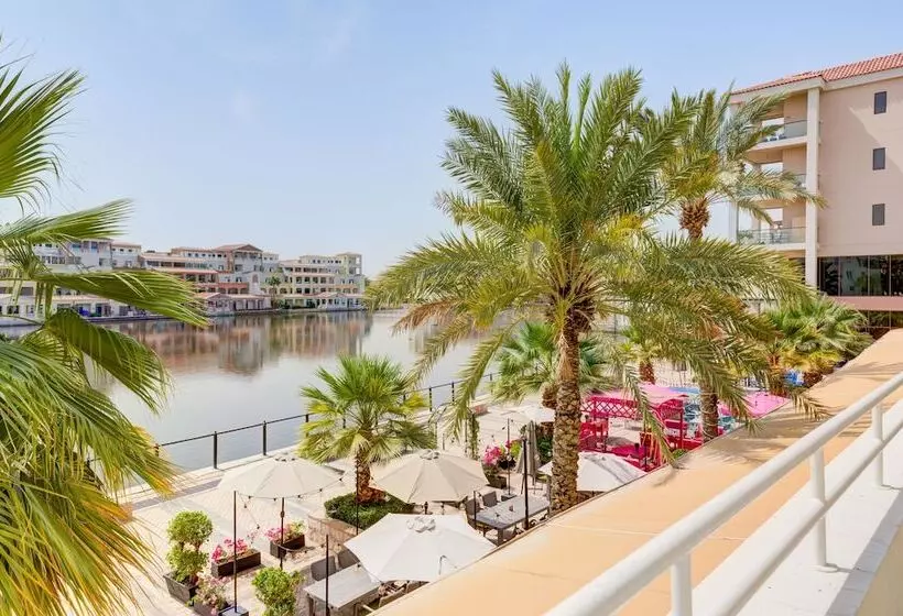 هتل Millennium Lakeview