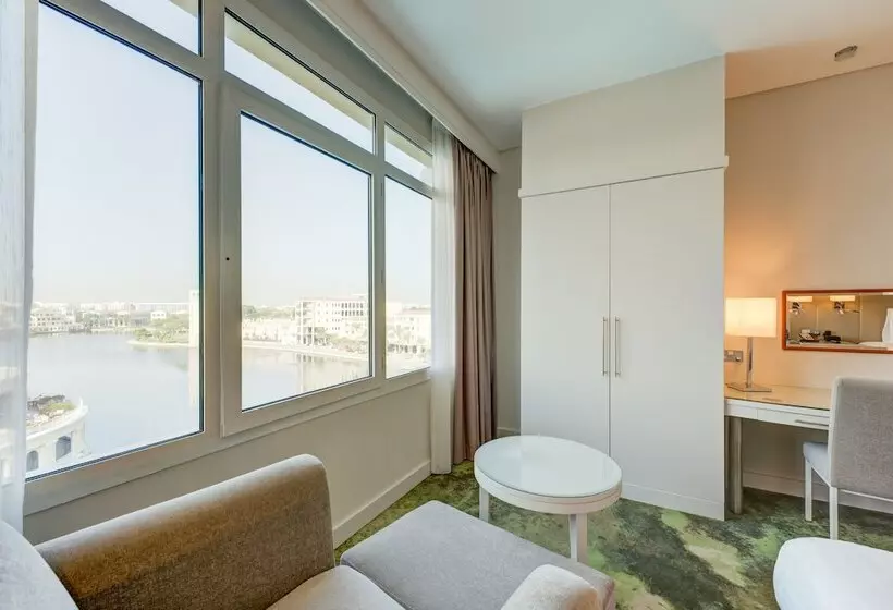هتل Millennium Lakeview