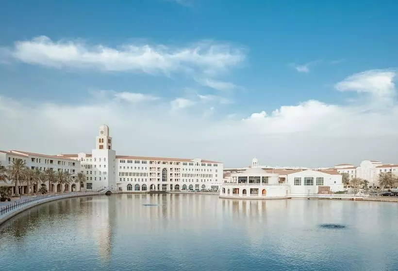 هتل Millennium Lakeview