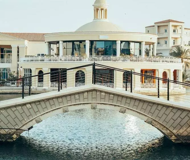 هتل Millennium Lakeview