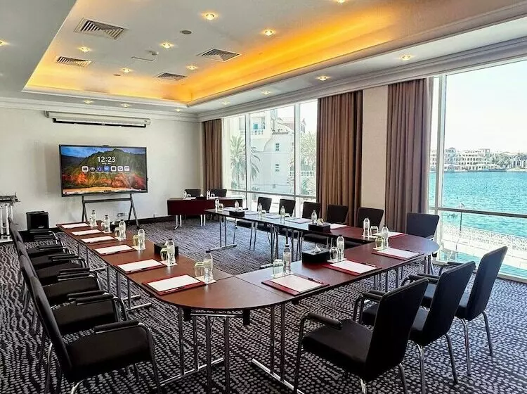 هتل Millennium Lakeview