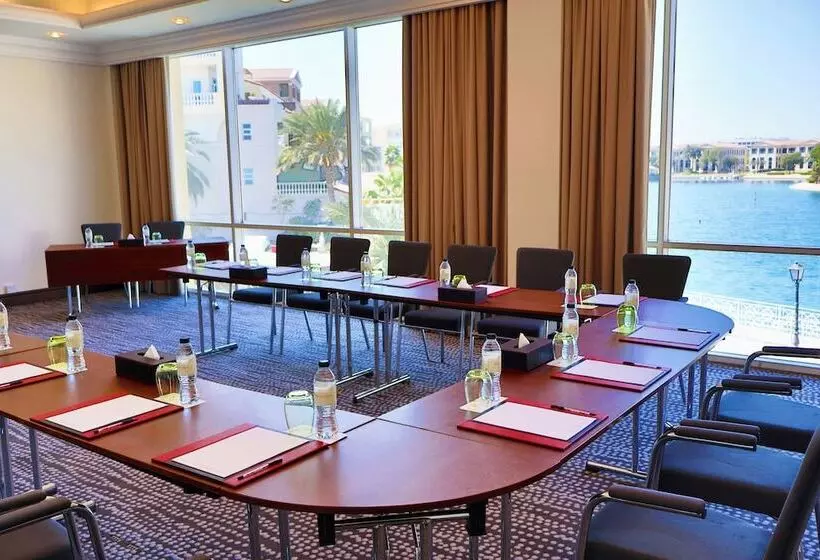 هتل Millennium Lakeview