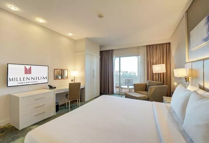 هتل Millennium Lakeview