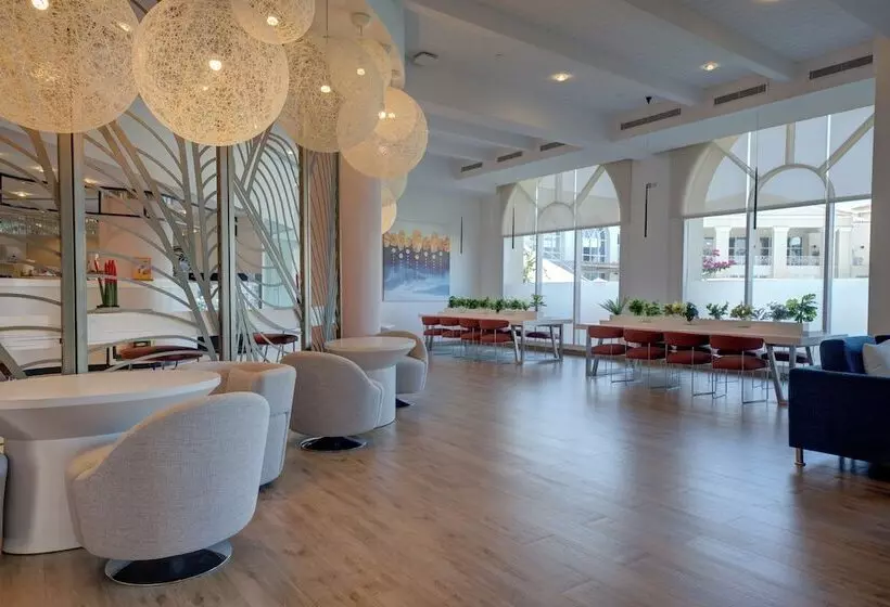 هتل Millennium Lakeview