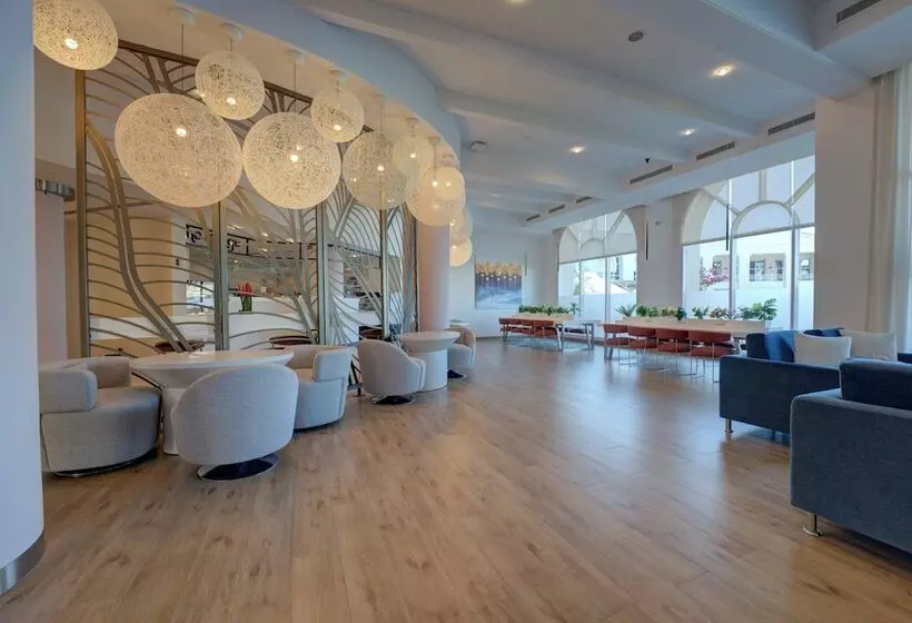 هتل Millennium Lakeview