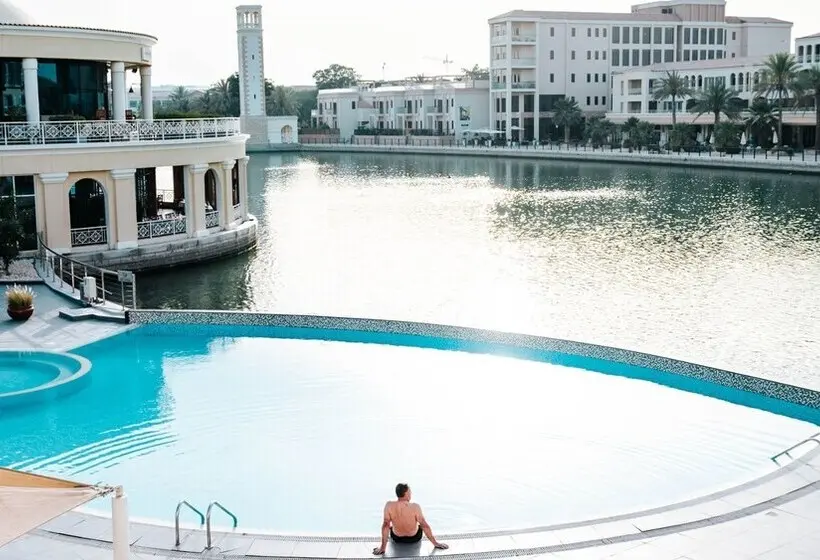 هتل Millennium Lakeview