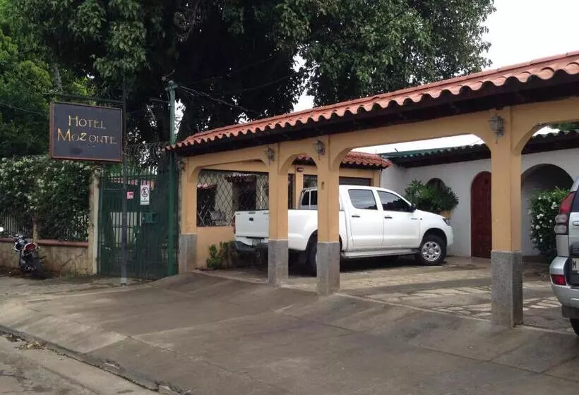 هتل Mozonte