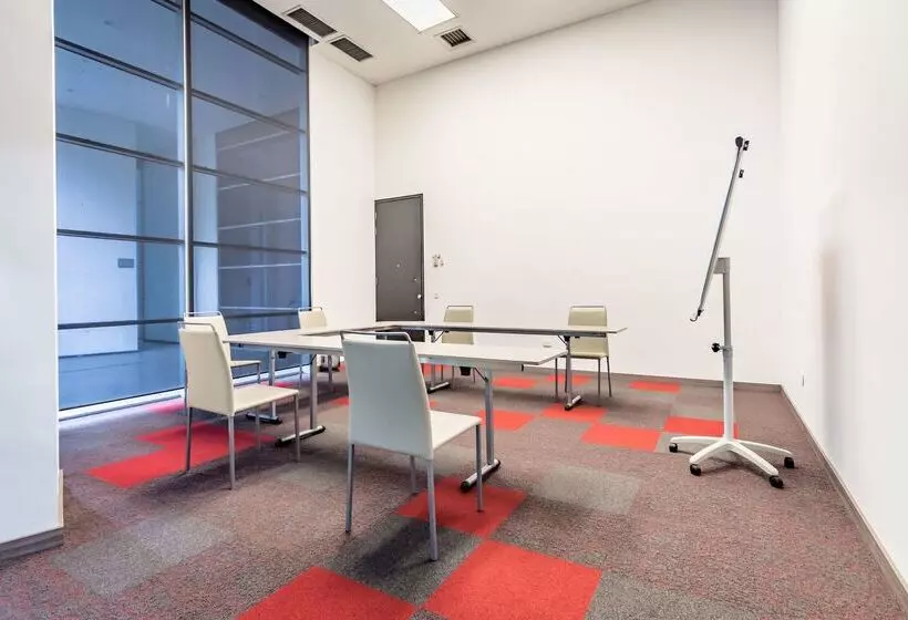 هتل NH Collection Medellin Royal