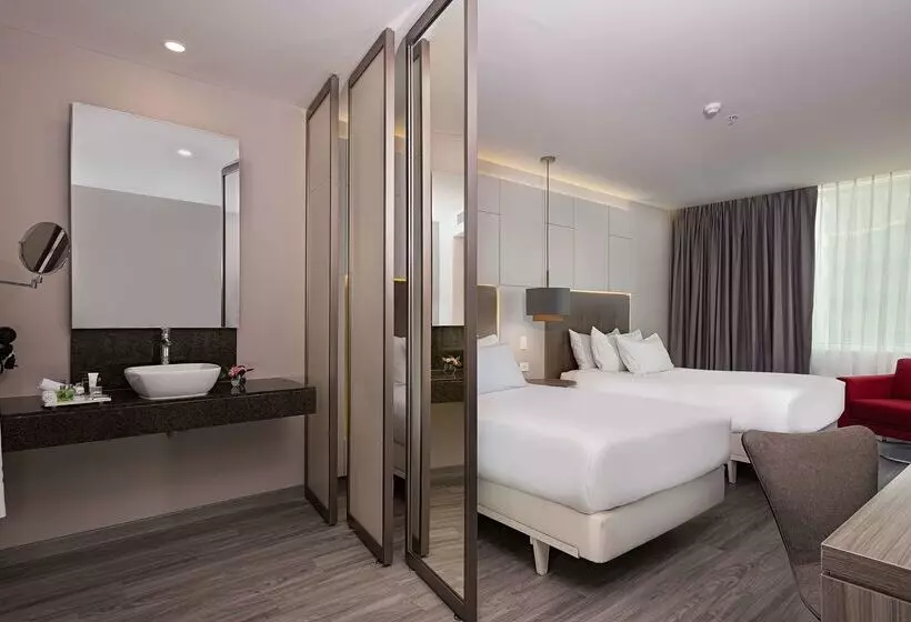 هتل NH Collection Medellin Royal