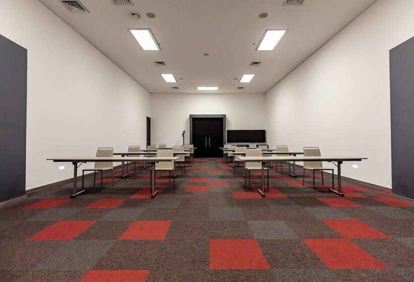 בית מלון כפרי NH Collection Medellin Royal