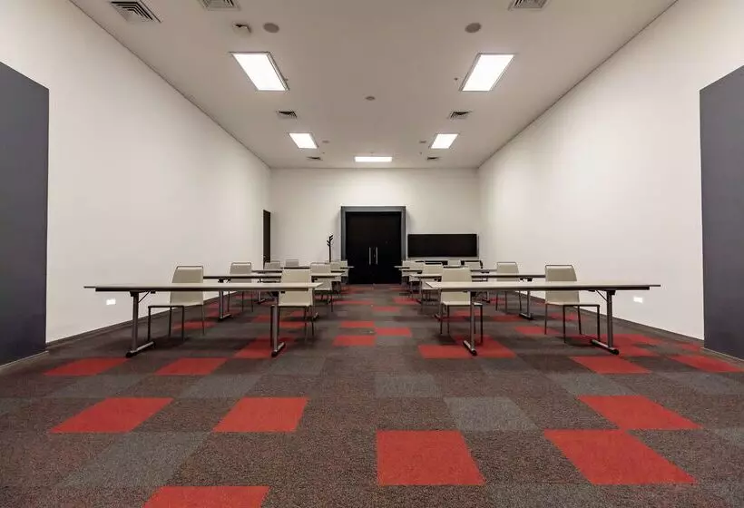 هتل NH Collection Medellin Royal