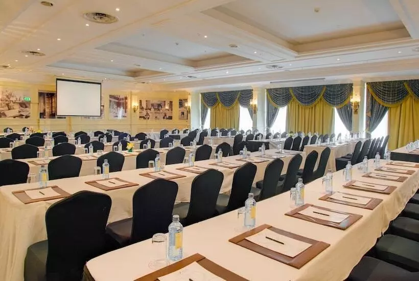 هتل Sarova Stanley