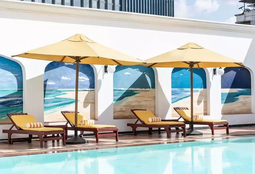 هتل Sarova Stanley