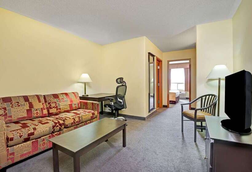 Отель Super 8 By Wyndham Barrie South