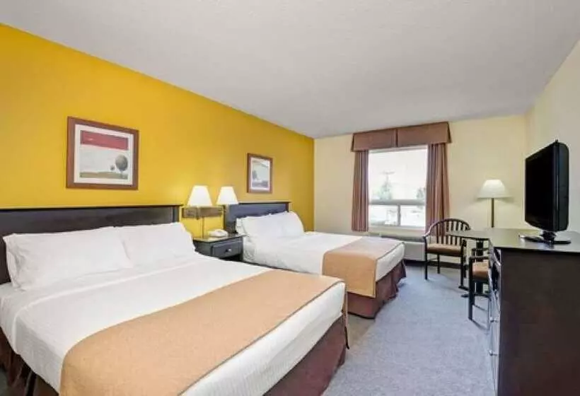 בית מלון כפרי Super 8 By Wyndham Barrie South