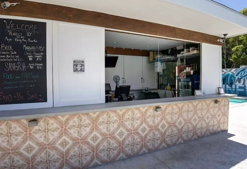 בית מלון כפרי The Infusion Beach Club