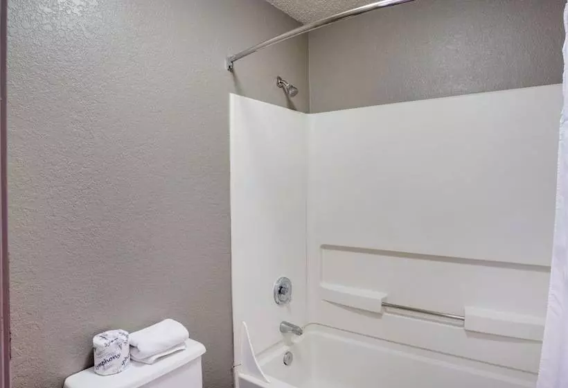 בית מלון כפרי The Infusion Beach Club