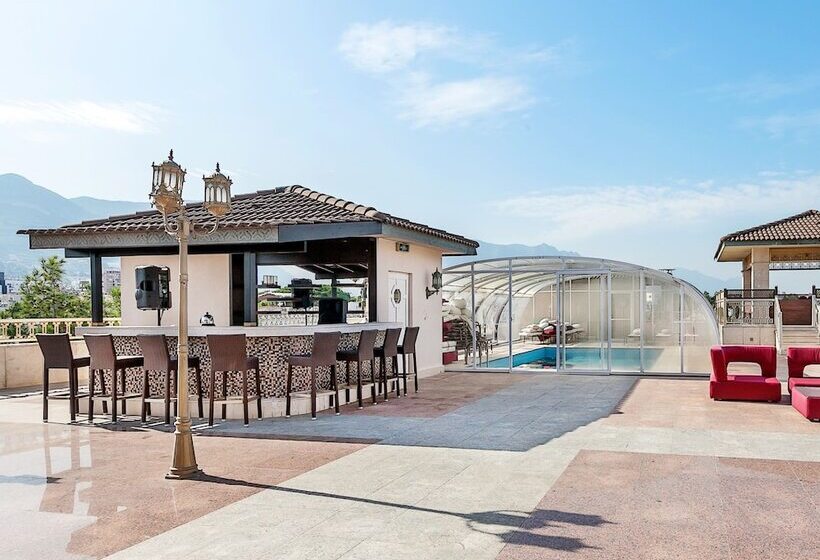 בית מלון כפרי Savoy