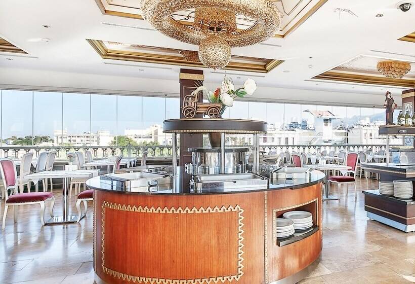 בית מלון כפרי Savoy