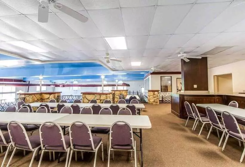 בית מלון כפרי Wingate By Wyndham Marietta Conference Center