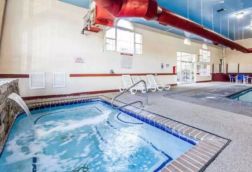 בית מלון כפרי Wingate By Wyndham Marietta Conference Center