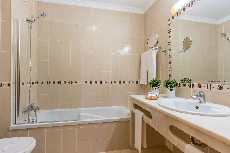 The Navigator Solaqua