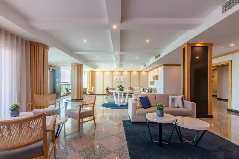 The Navigator Solaqua