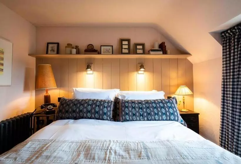 Retkeilymaja Royal Oak Ramsden