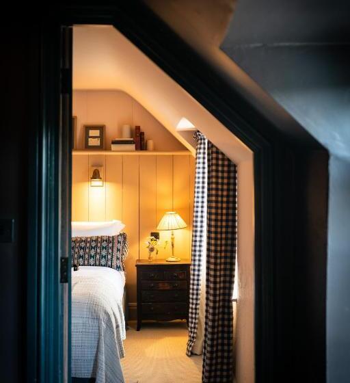 Общежитие Royal Oak Ramsden