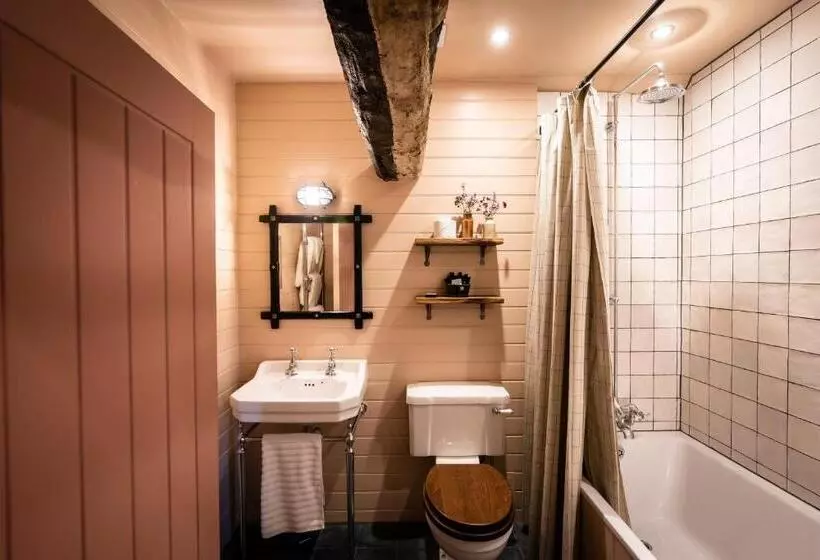 Retkeilymaja Royal Oak Ramsden