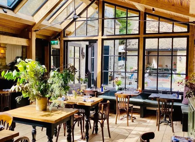 Retkeilymaja Royal Oak Ramsden