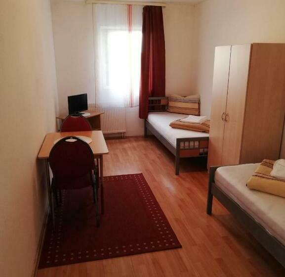 住宿加早餐  Pension Feldschlössl