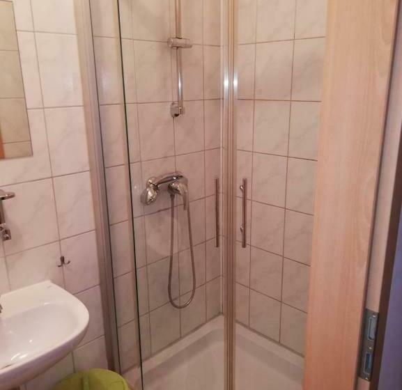 住宿加早餐  Pension Feldschlössl