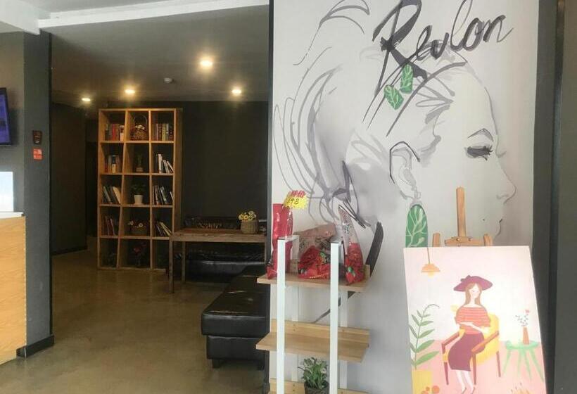 בית מלון כפרי 7days Premium Nanjing Xinjiekou Zhangfu Garden Metro Station