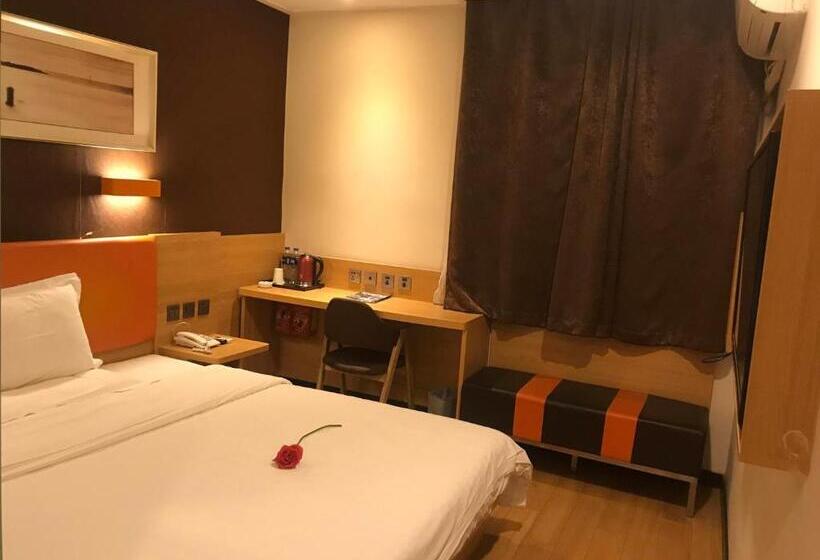 בית מלון כפרי 7days Premium Nanjing Xinjiekou Zhangfu Garden Metro Station