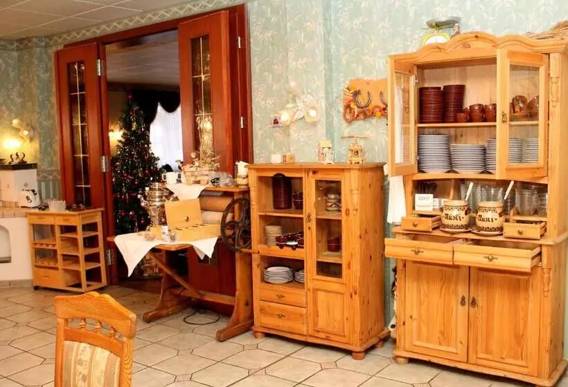 هتل Landgasthof Zur Goldenen Aue
