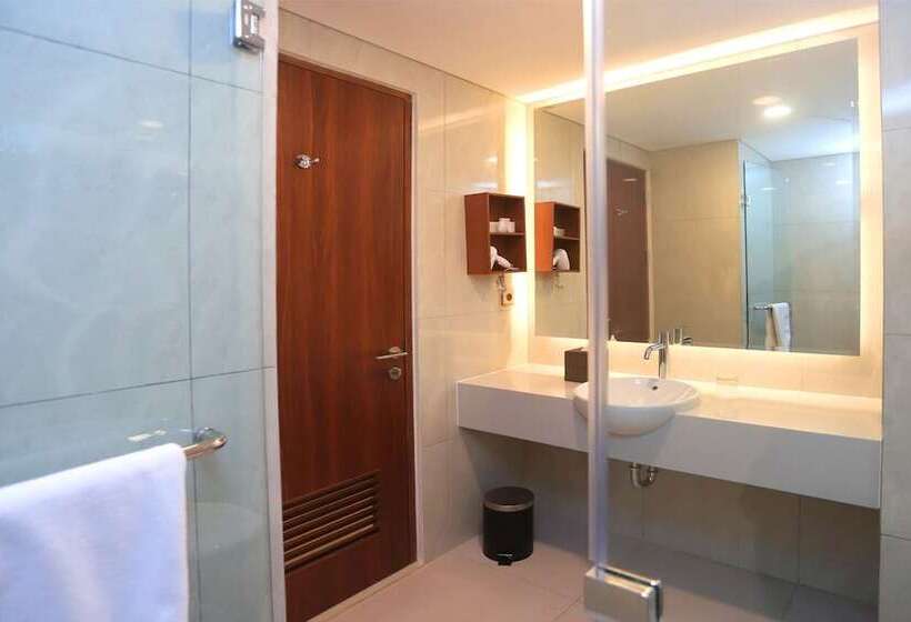 Otel Luxury Inn Arion