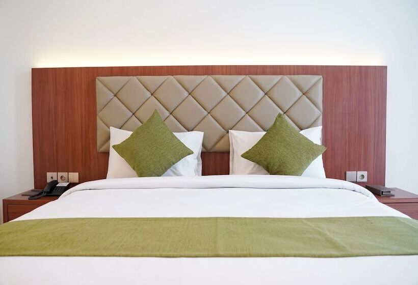 Otel Luxury Inn Arion