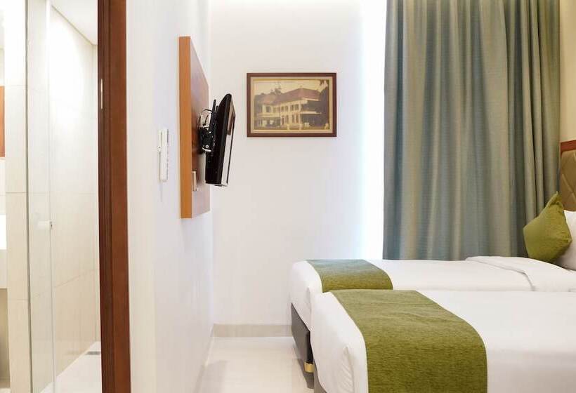 Otel Luxury Inn Arion