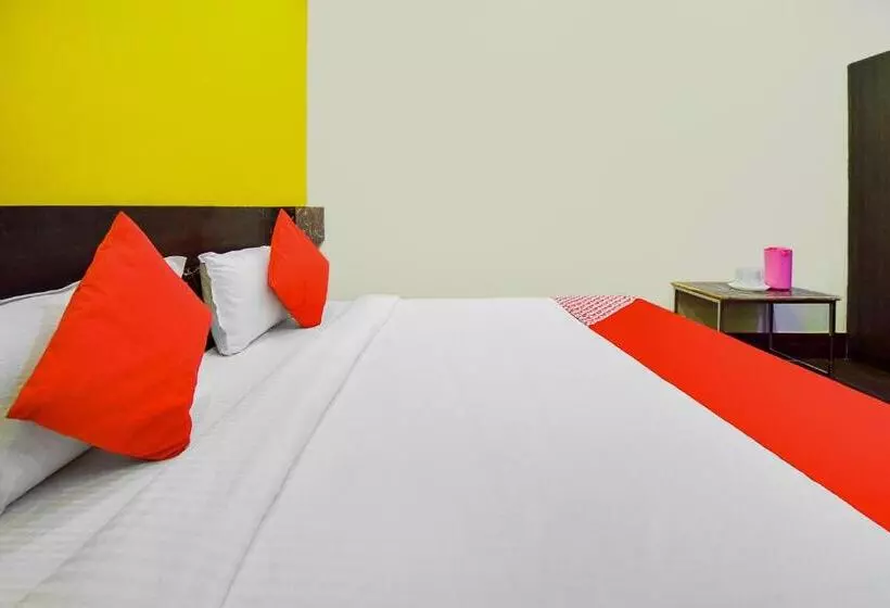 Hotelli Oyo 63331 Ambika Dx